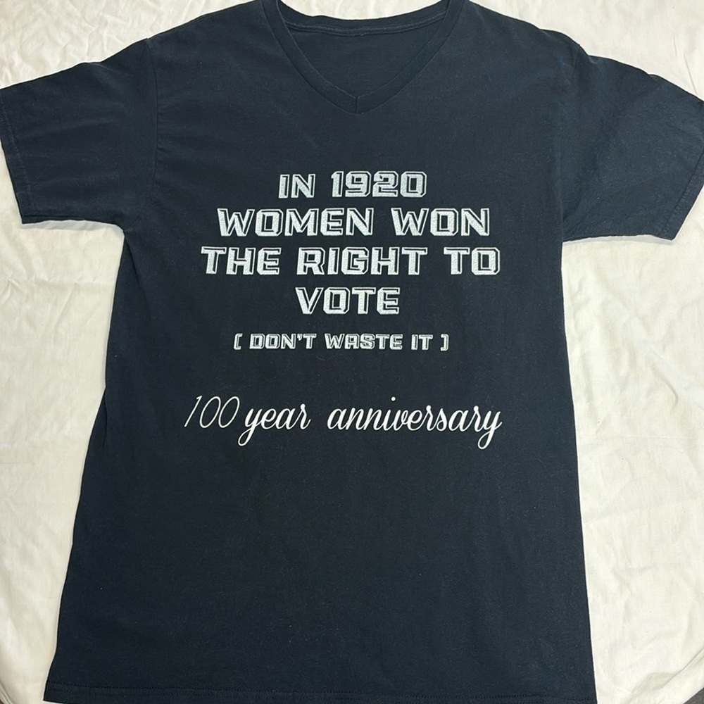 1920 Women’s Suffrage 100th Anniversary V-Neck Black Shirt 🇺🇸